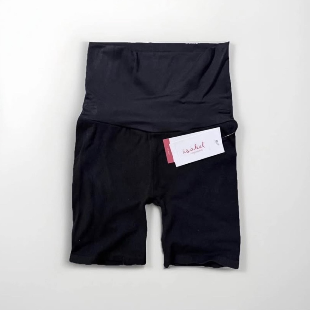 Isabel Maternity by Ingrid & Isabel Black Women's Shorts